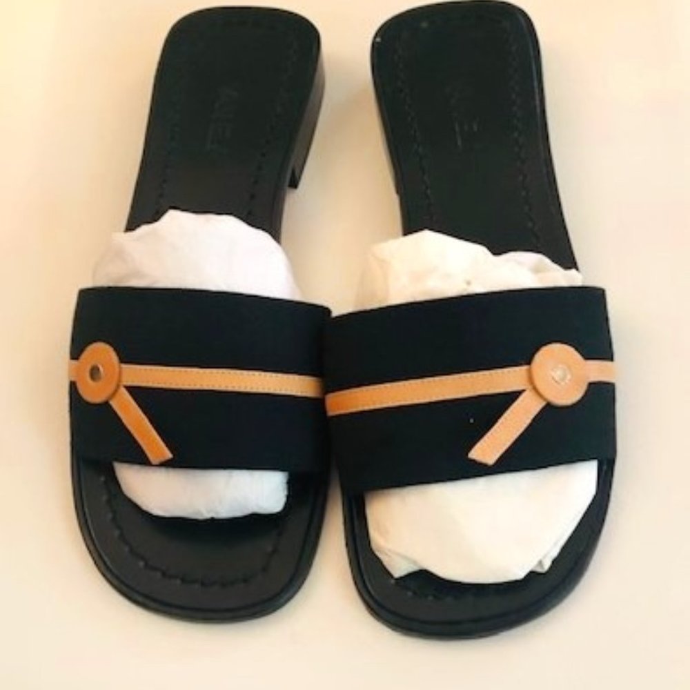 Vaneli Slip on Flat Mule Size 9M Never Worn!